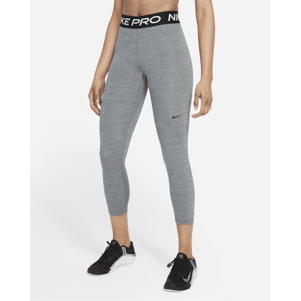 Sold- Nike Pro Plus Size 365 Crop Tights